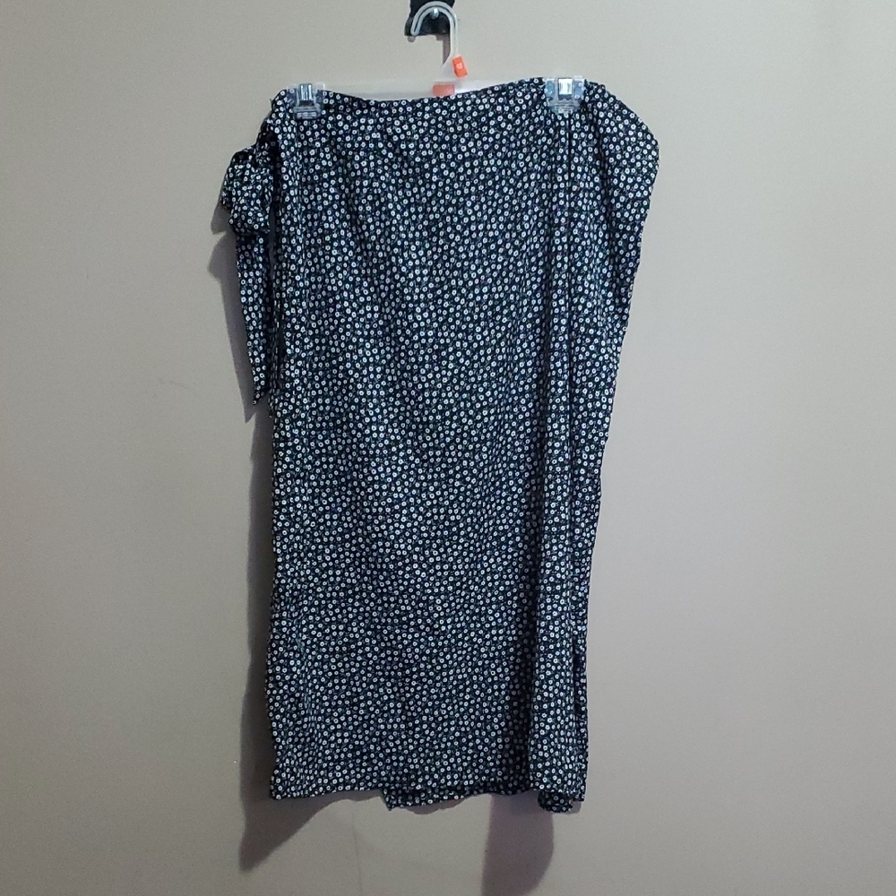 Shein Curve Elegant Black and White Patterned Skirt Size 1xl (Made Small)